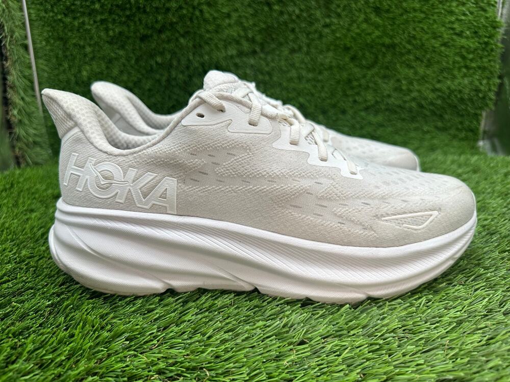 Hoka One One Clifton 9 1127896-WWH Athletic Shoes Women's 11B White Knit Running